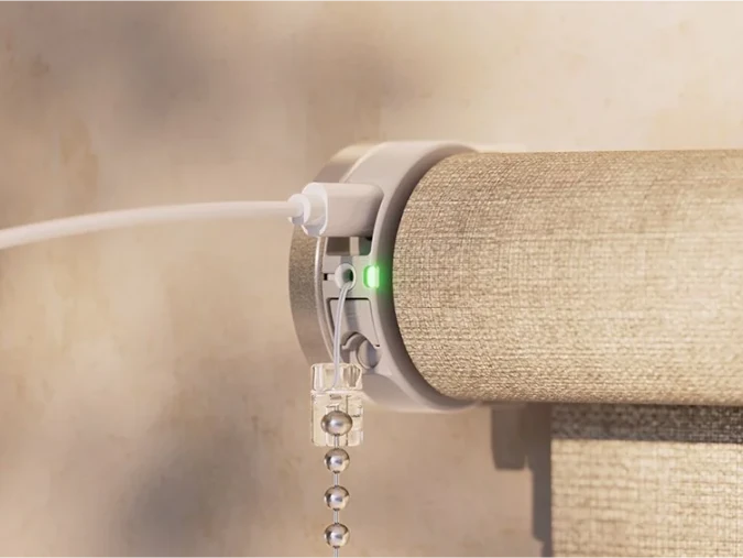 smart-blinds-usb-charging